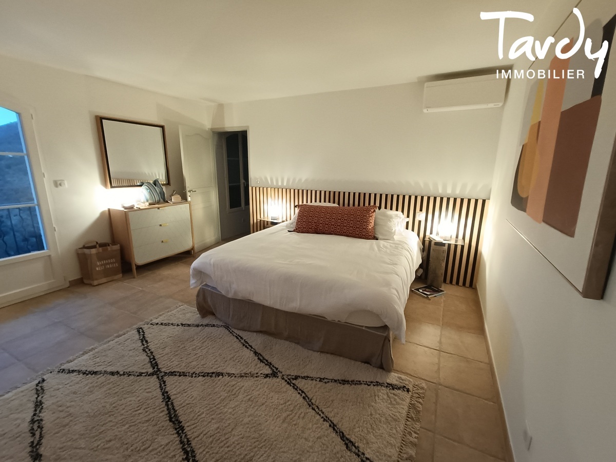 Belle bastide, vue mer et proche plage  83980 LE LAVANDOU - Le Lavandou - Bastide provenale vue mer Le Lavandou Tardy Immobilier