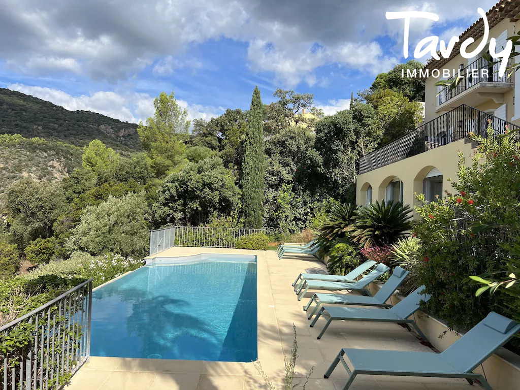 Belle bastide, vue mer et proche plage  83980 LE LAVANDOU - Le Lavandou - Bastide provenale vue mer Le Lavandou Tardy Immobilier