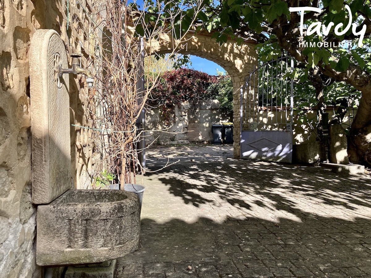Maison de village avec jardin - Au calme - PROCHE 84220 GORDES - Gordes