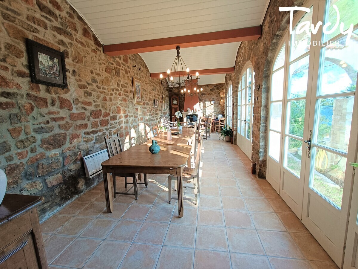 Domaine vue vignes  83210 SOLLIES PONT - Sollis-Pont - Ferme viticole  rnover Var Bord de mer Tardy Immobilier