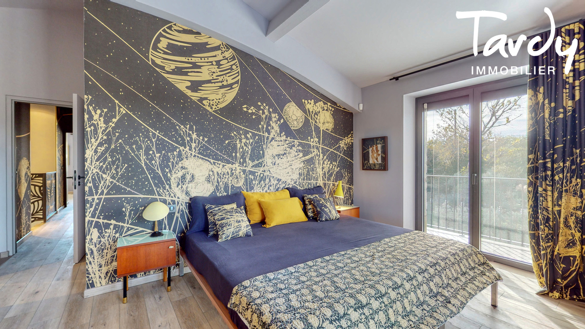 Mas contemporain , vue panoramique - 13810 EYGALIERES  - Eygalires - chambre master avec vue