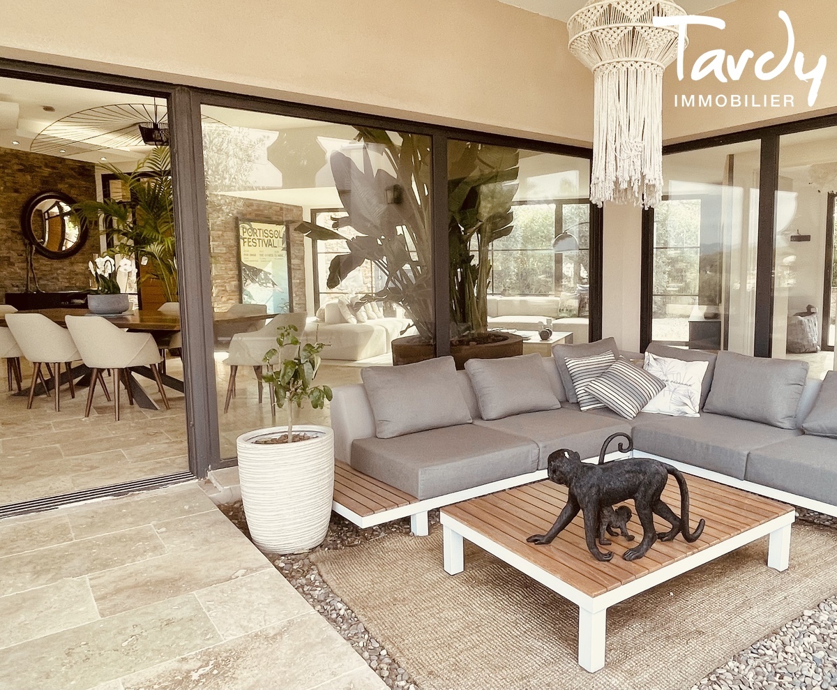 Villa contemporaine vue mer, proche plage et port, portissol - 83110 SANARY-SUR-MER  - Sanary-sur-Mer - Maison chemin de la colline Sanary 83110