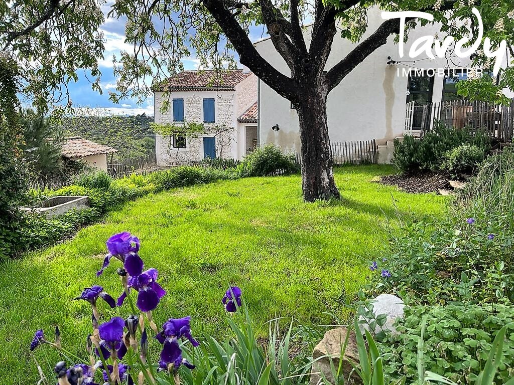 Belle maison en pierre - Vue dgage - 04210 VALENSOLE - Valensole