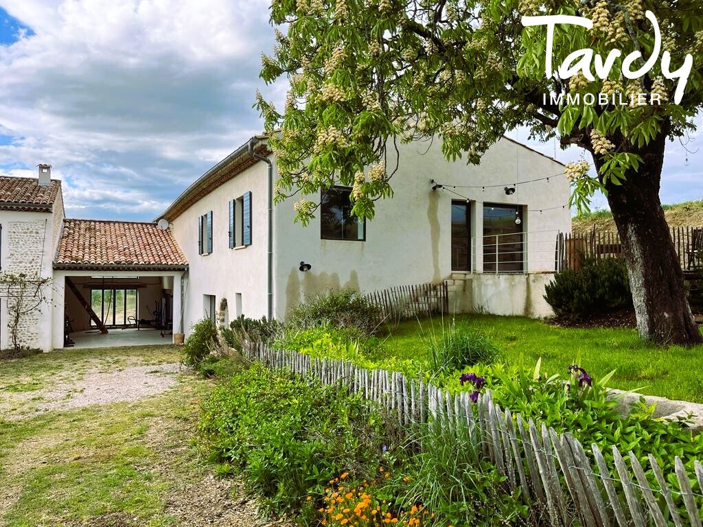Belle maison en pierre - Vue dgage - 04210 VALENSOLE - Valensole