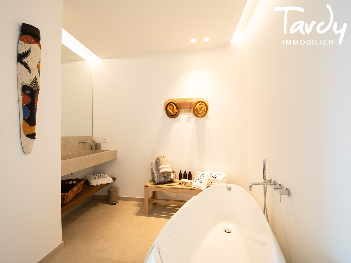 Villa vue mer en Investissement Parahtellerie - 83150 BANDOL  - Bandol - Salle de Bain Suite Principale