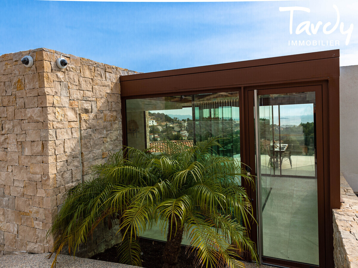Villa vue mer en Investissement Parahtellerie - 83150 BANDOL  - Bandol - Villa d'architecte vue mer - 83150 Bandol