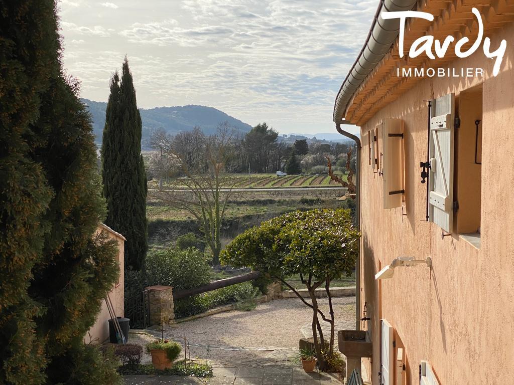 Villa ancienne - Vue dgage collines et vignes - 83330 LE CASTELLET - Le Castellet