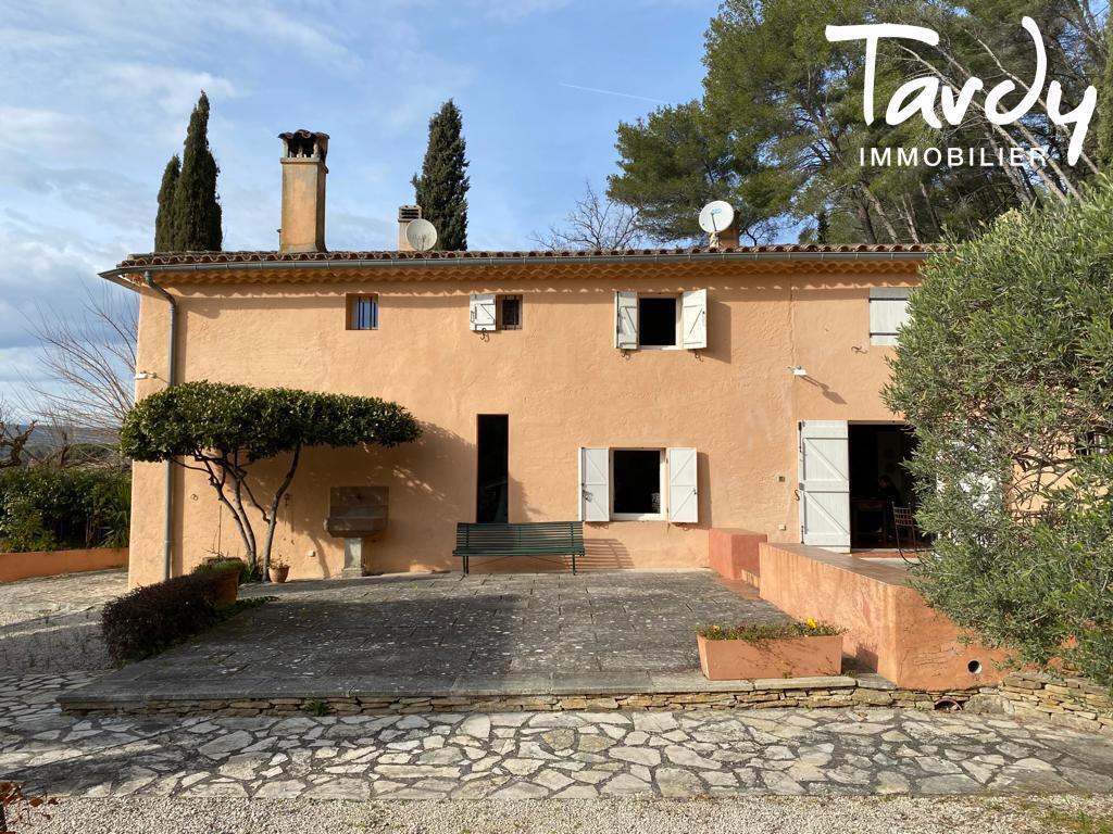 Villa ancienne - Vue dgage collines et vignes - 83330 LE CASTELLET - Le Castellet