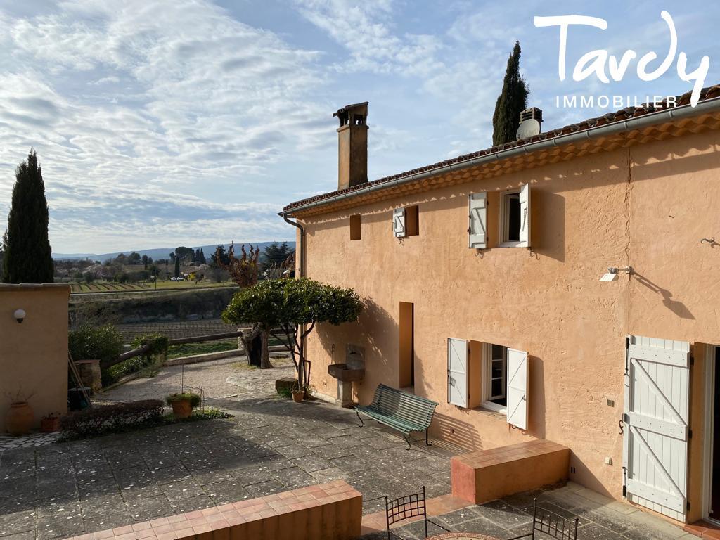 Villa ancienne - Vue dgage collines et vignes - 83330 LE CASTELLET - Le Castellet