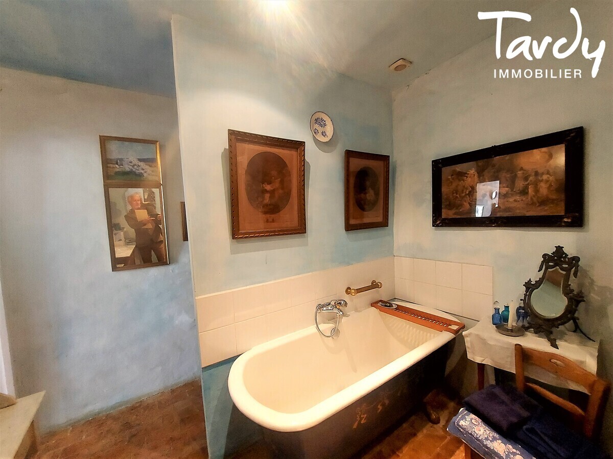 Maison en pierre - centre village - 84160 LOURMARIN - Lourmarin
