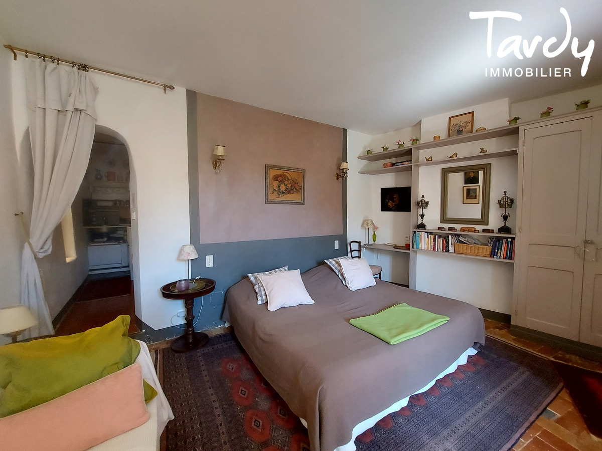 Maison en pierre - centre village - 84160 LOURMARIN - Lourmarin