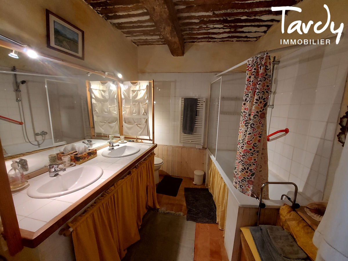 Maison en pierre - centre village - 84160 LOURMARIN - Lourmarin