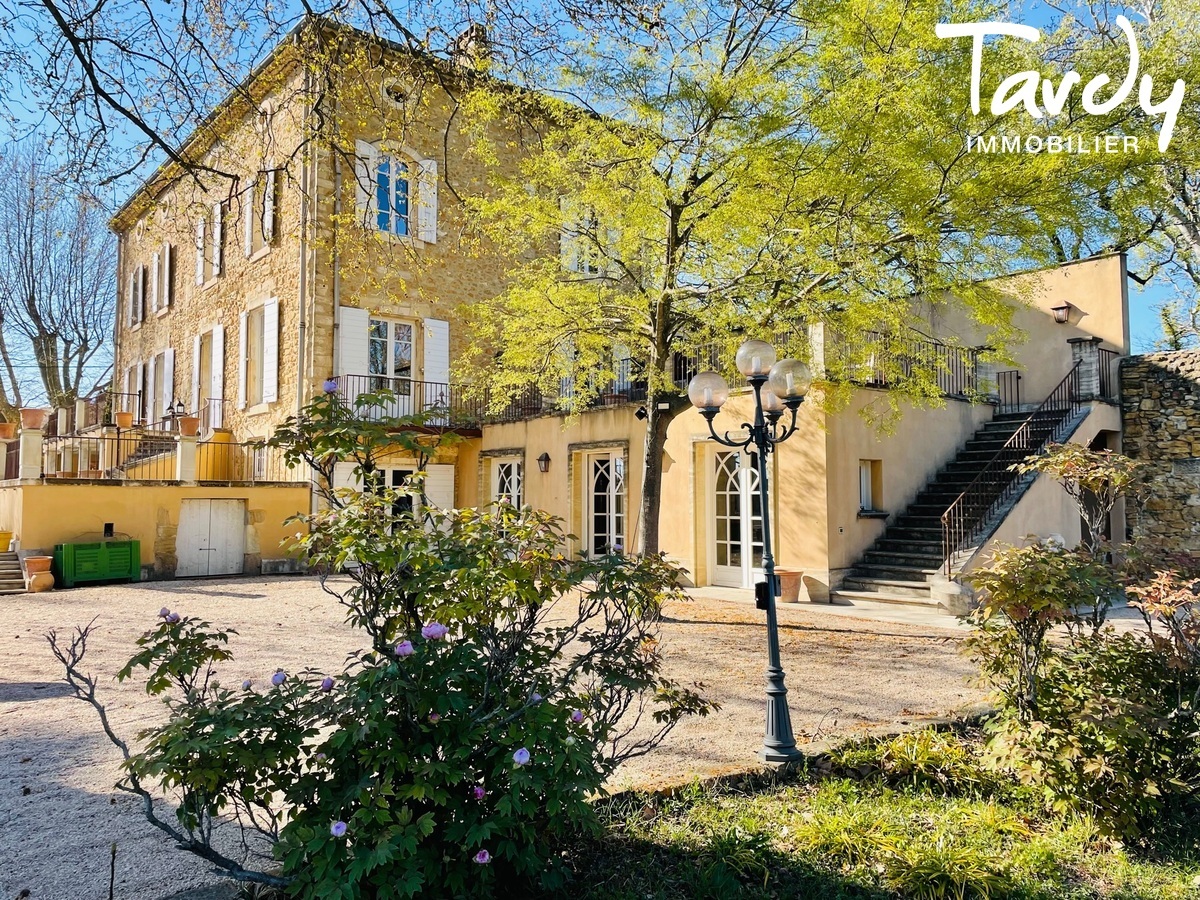 Demeure d'exception 84000 AVIGNON - Orange - Salle  manger parquet Avignon