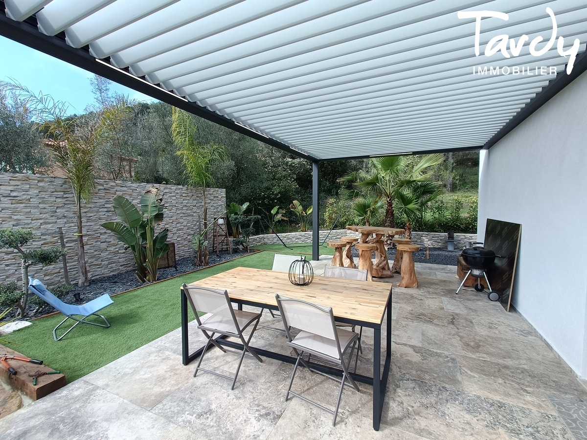 Villa neuve de plain-pied, calme et piscine  83390 CUERS - Pierrefeu-du-Var - Villa neuve piscine 3 chambres Hyres Cuers Tardy Immobilier