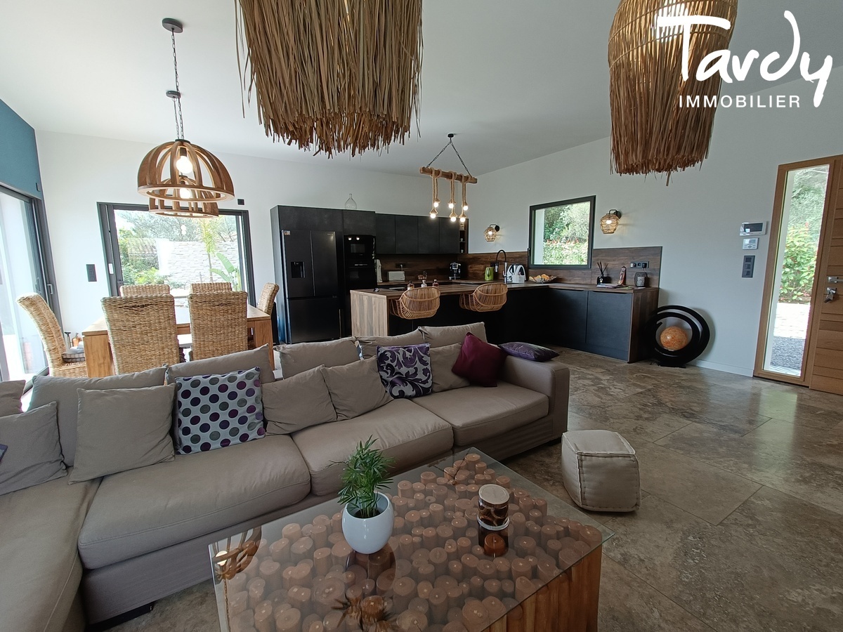 Villa neuve de plain-pied, calme et piscine  83390 CUERS - Pierrefeu-du-Var - Villa plain peid au calme 3 chambres Hyres Cuers Tardy Immobilier