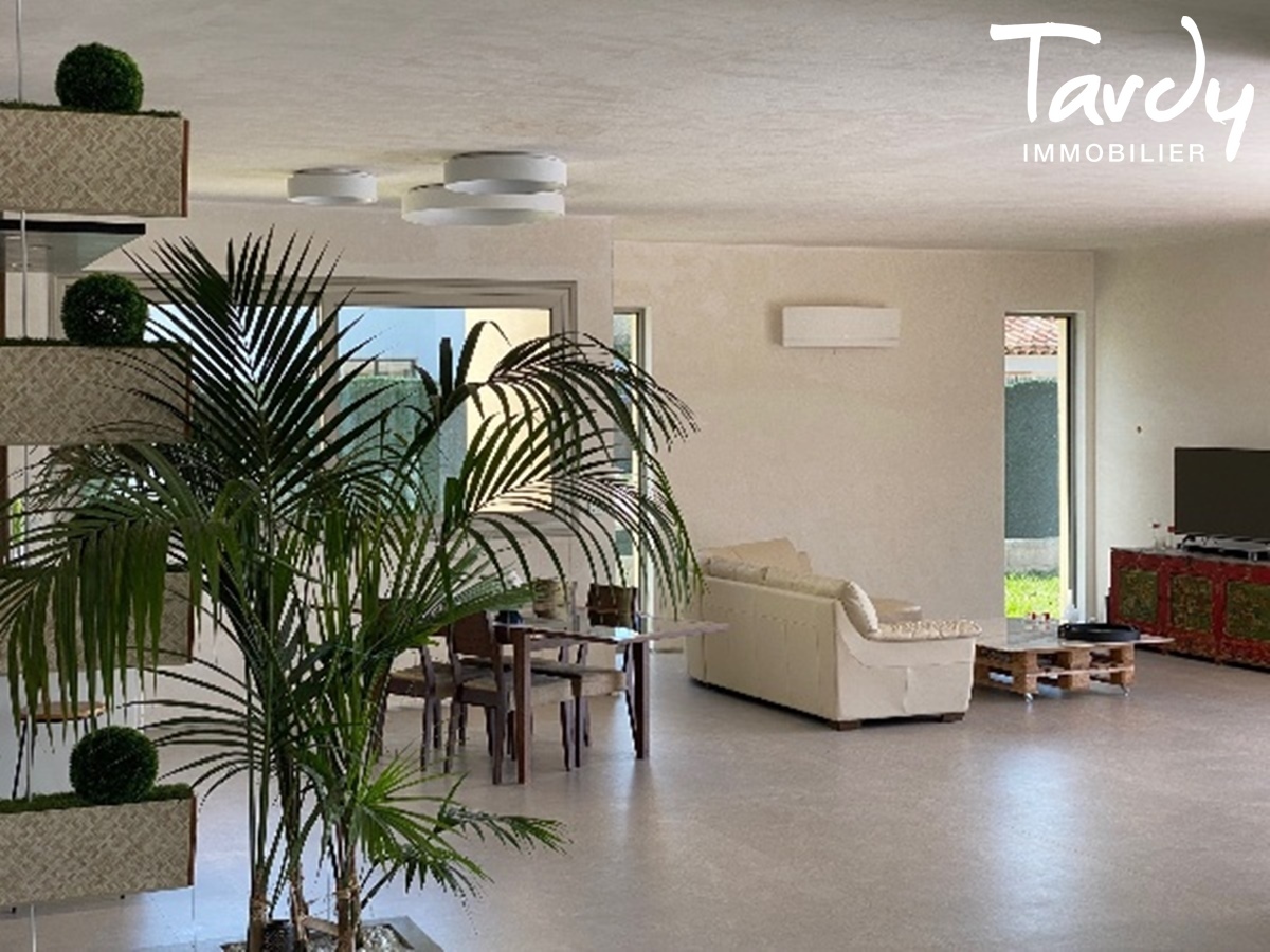 Villa neuve, vue dgage, prestations haut de gamme - 83740 LA CADIERE D'AZUR - La Cadire-d'Azur