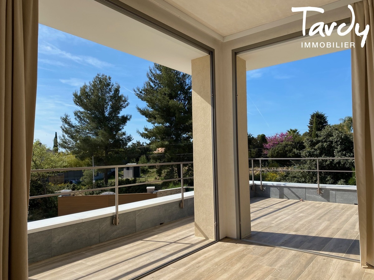 Villa neuve, vue dgage, prestations haut de gamme - 83740 LA CADIERE D'AZUR - La Cadire-d'Azur