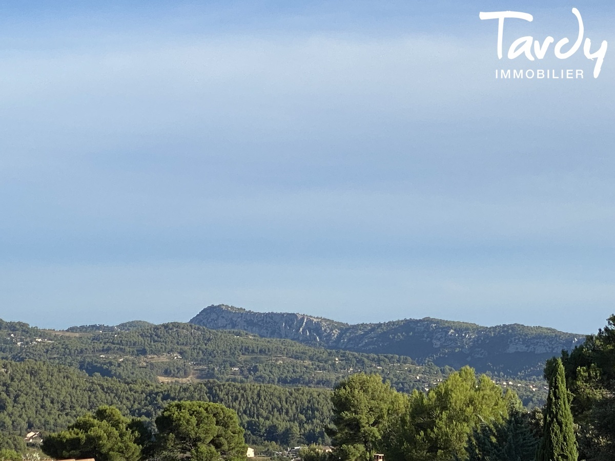 Villa neuve, vue dgage, prestations haut de gamme - 83740 LA CADIERE D'AZUR - La Cadire-d'Azur - PATTE BLANCHE VENDEZ SANS ETRE VU