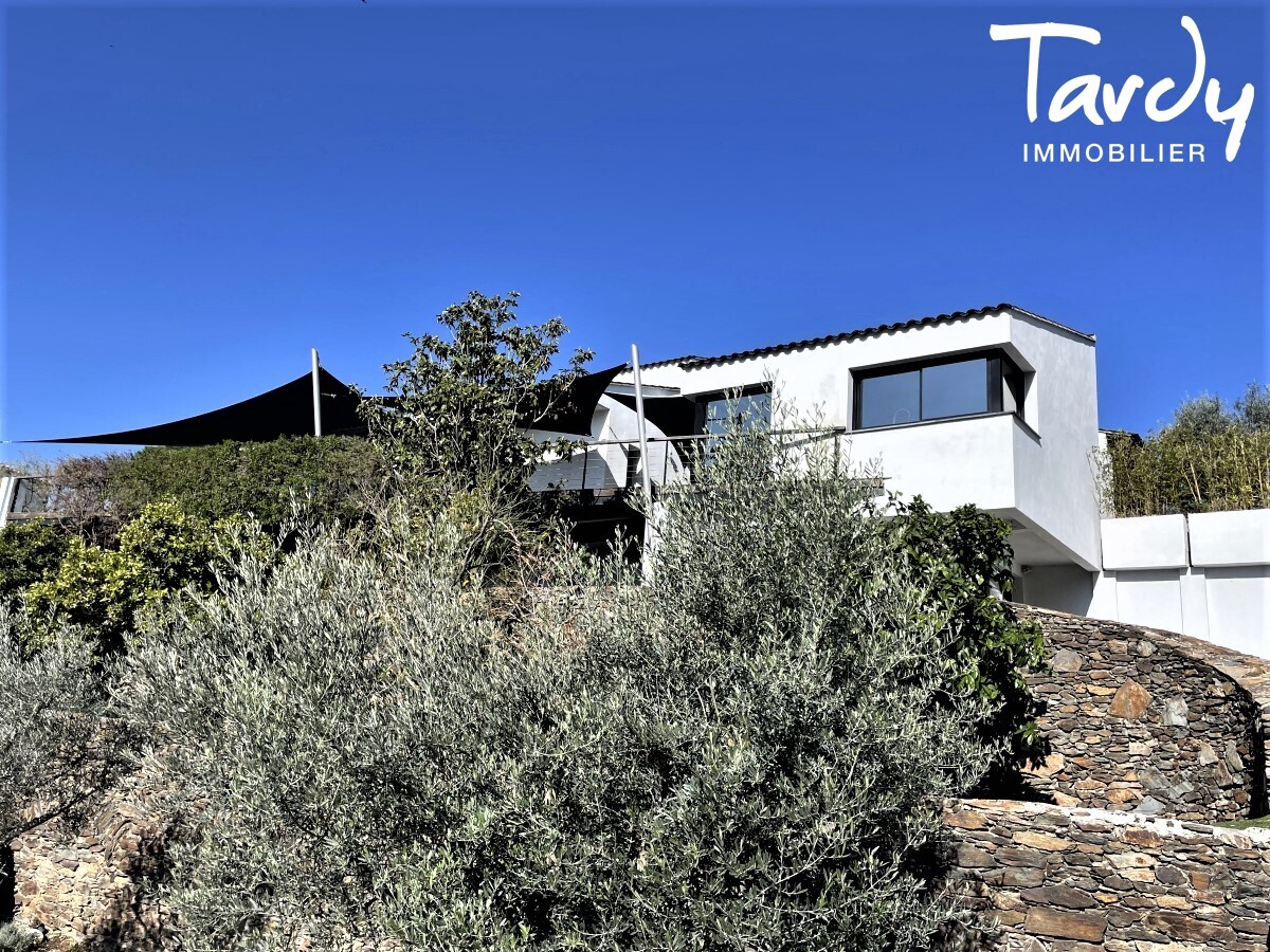 Villa Contemporaine, campagne secteur calme - 83400 HYRES - Hyres - Villa prestations haut de gamme Hyres Tardy Immobilier