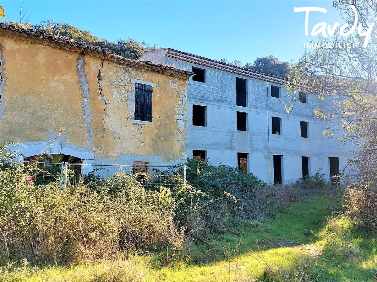 Construction  terminer - Proche Lac STE CROIX - 83630 BAUDINARD SUR VERDON - Baudinard-sur-Verdon - Proprit  rnover pour mariage proche Aix en Provence Tardy Immobilier