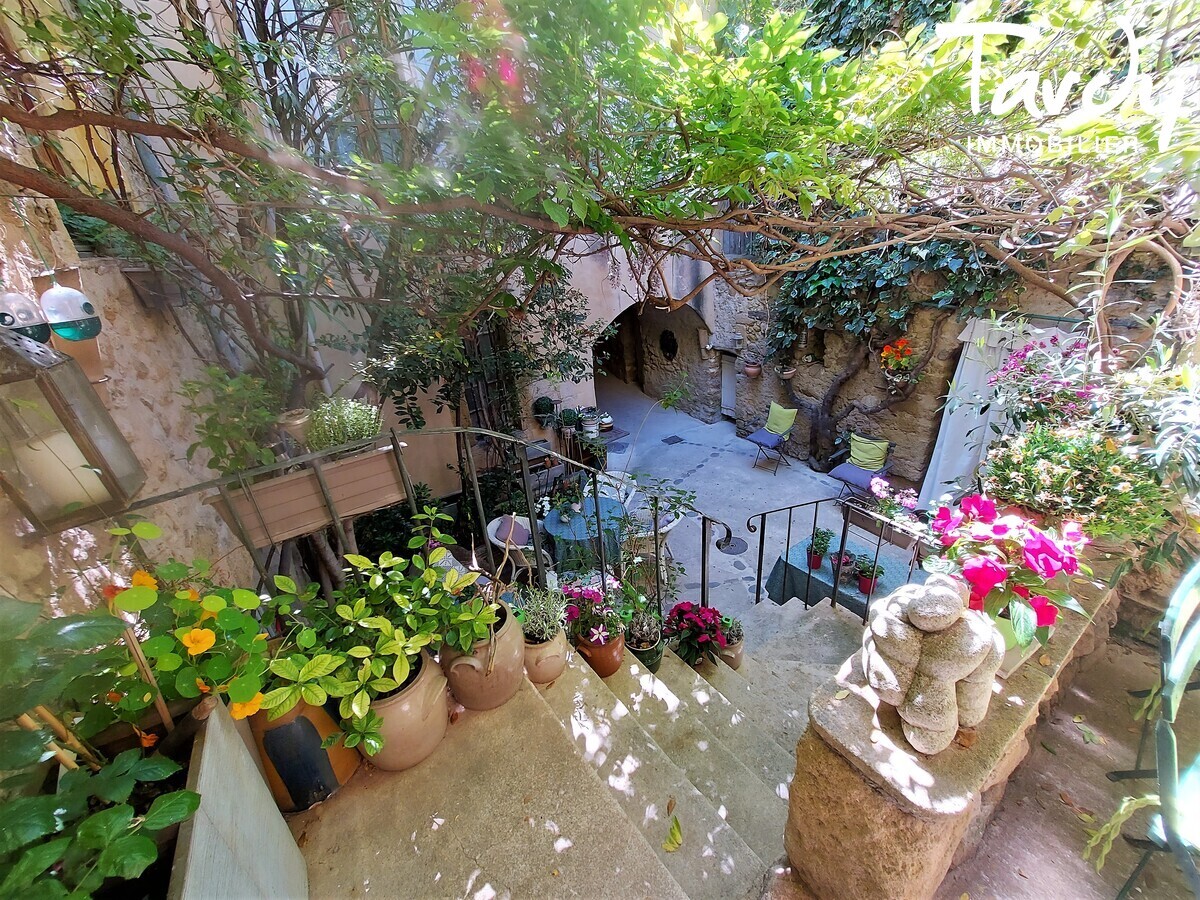 Maison en pierre - centre village - 84160 LOURMARIN - Lourmarin
