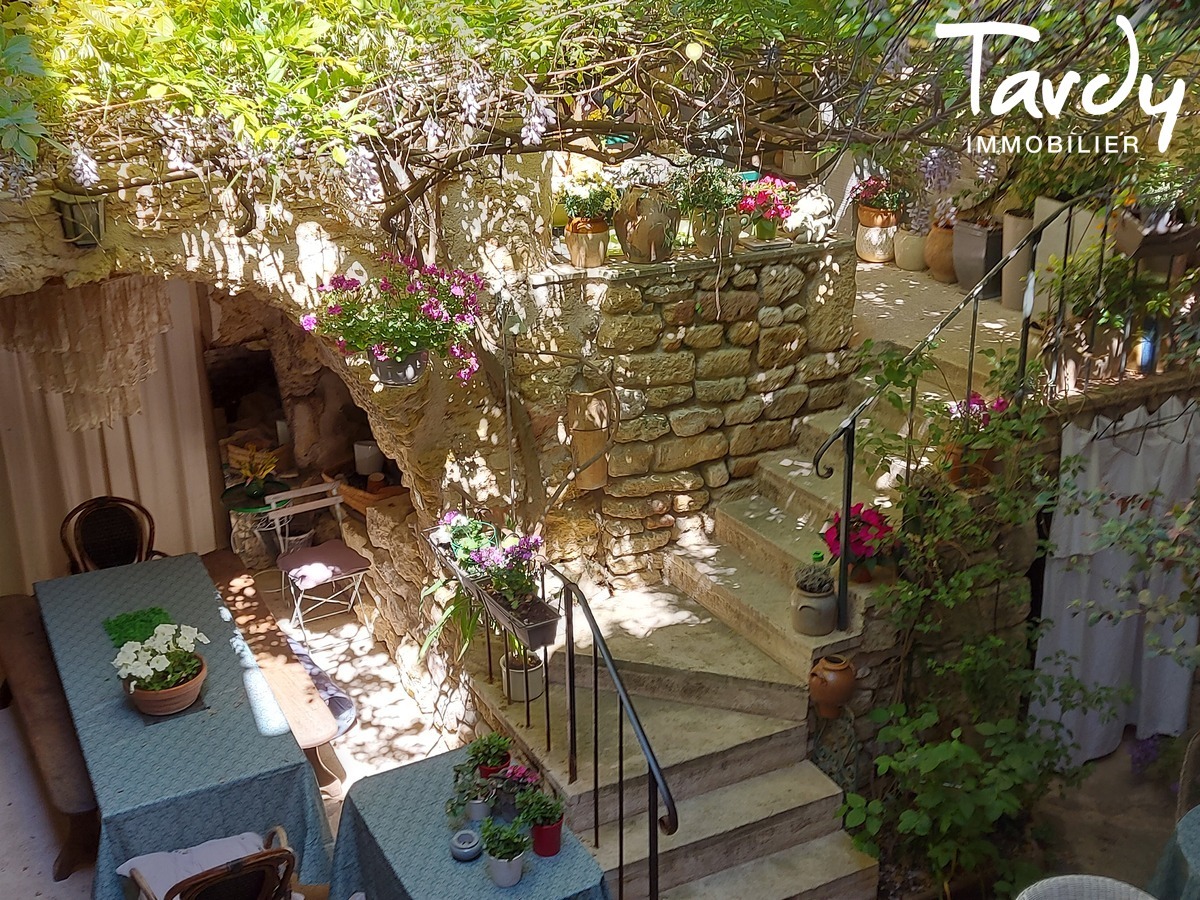 Maison en pierre - centre village - 84160 LOURMARIN - Lourmarin