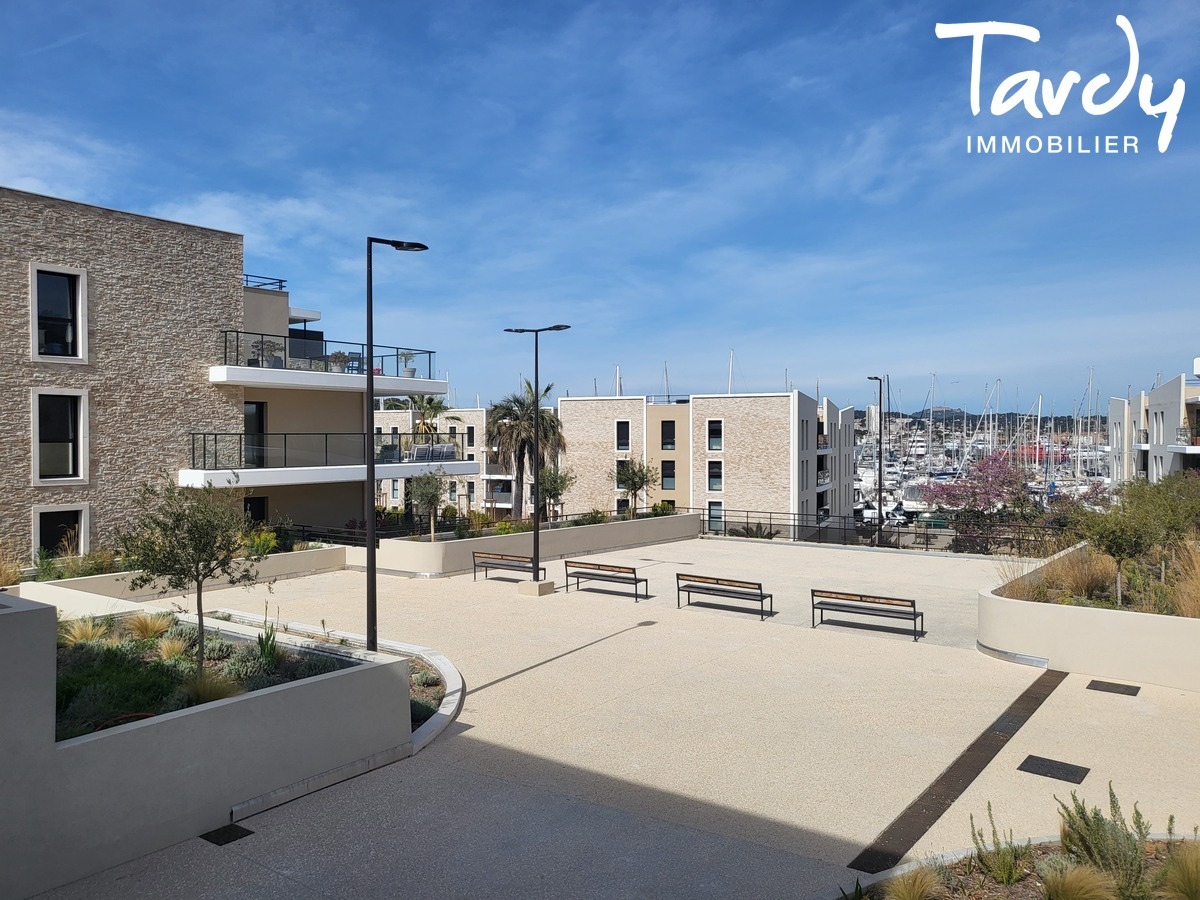 Appartement de Standing avec Amarrage pour Bateau de 7  10 M - 83430 SAINT-MANDRIER SUR MER    - Saint-Mandrier-sur-Mer - Appartement Neuf avec Amarrage de Bateau ST MANDRIER-83430 TARDY IMMOBILIER