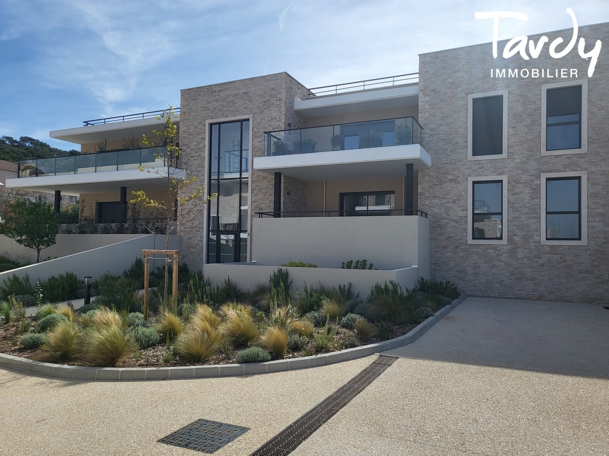 Appartement de Standing avec Amarrage pour Bateau de 7  10 M - 83430 SAINT-MANDRIER SUR MER    - Saint-Mandrier-sur-Mer - Rsidence de Standing proche de SANARY SUR MER TARDY IMMOBILIER