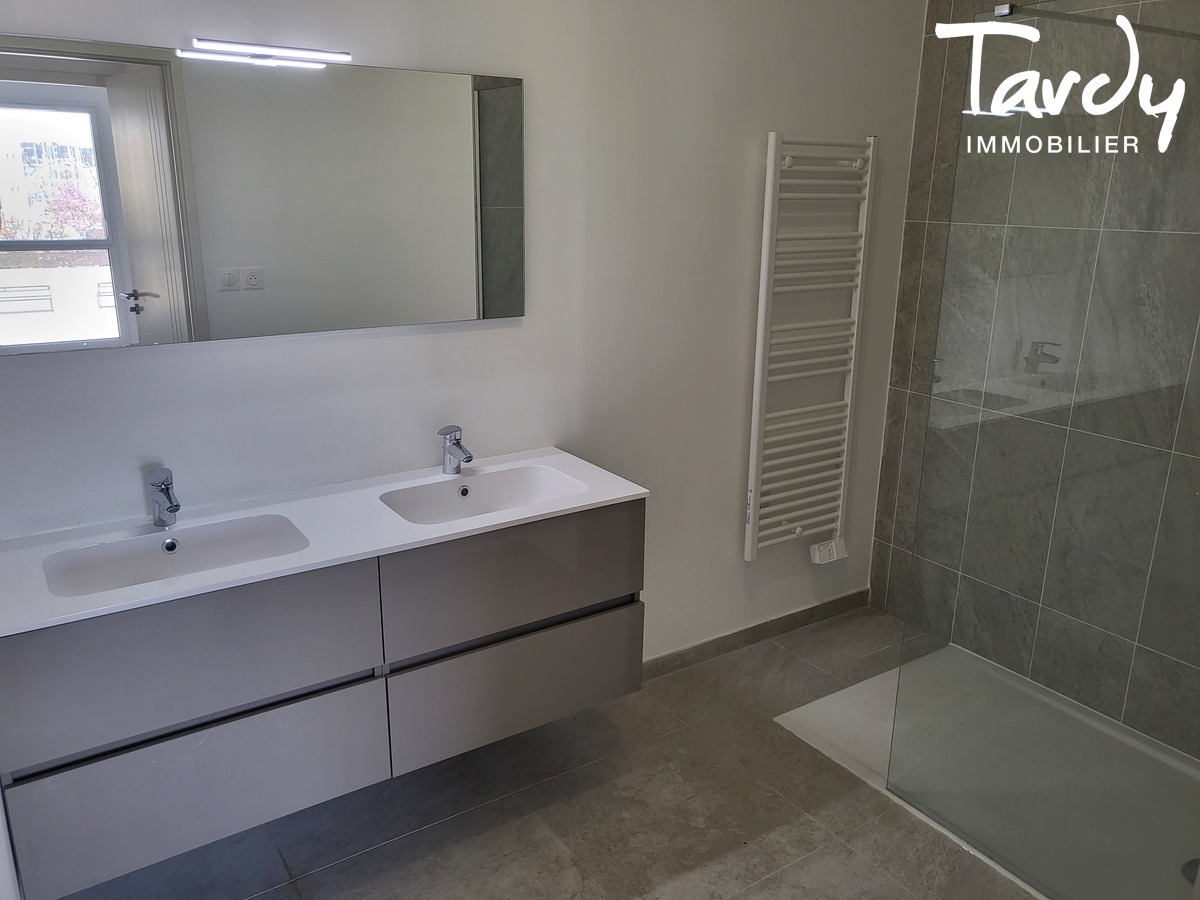 Appartement de Standing avec Amarrage pour Bateau de 7  10 M - 83430 SAINT-MANDRIER SUR MER    - Saint-Mandrier-sur-Mer - Annonce pour un Investisseur ou un Passionn de Bateau