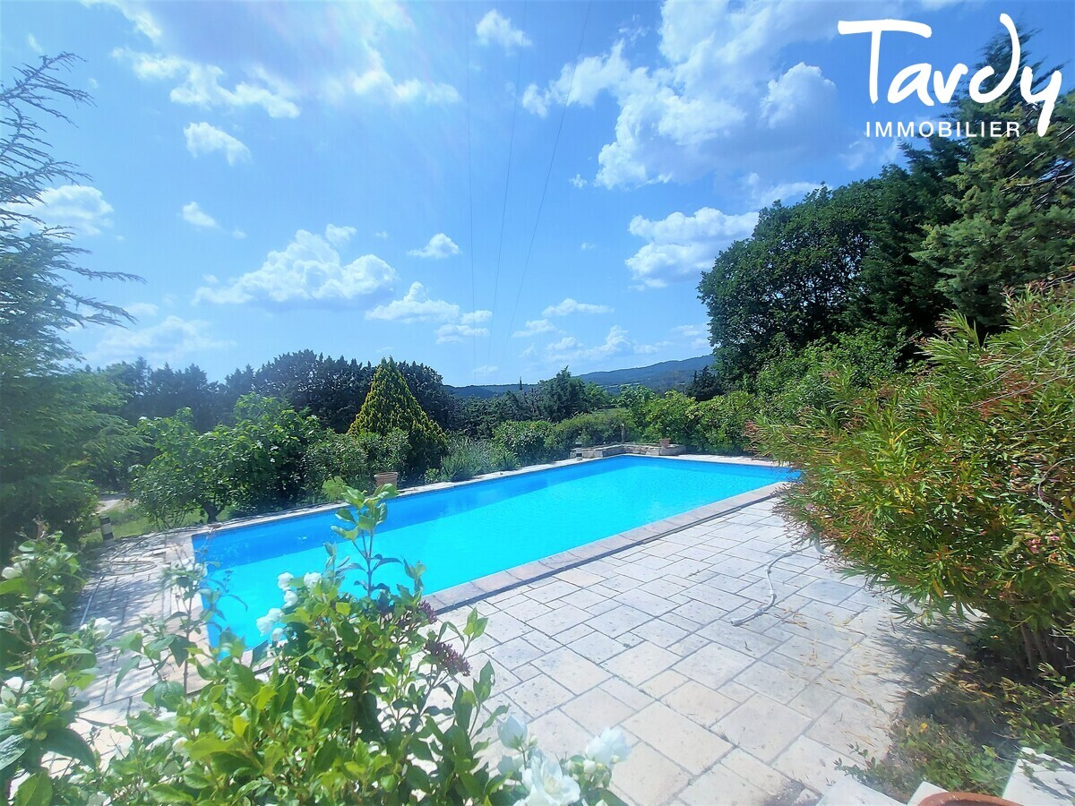 Villa d'architecte -  vue imprenable - 20 min 13100 AIX EN PROVENCE - Aix-en-Provence - Contemporaine, proche Gare TGV Aix en Provence