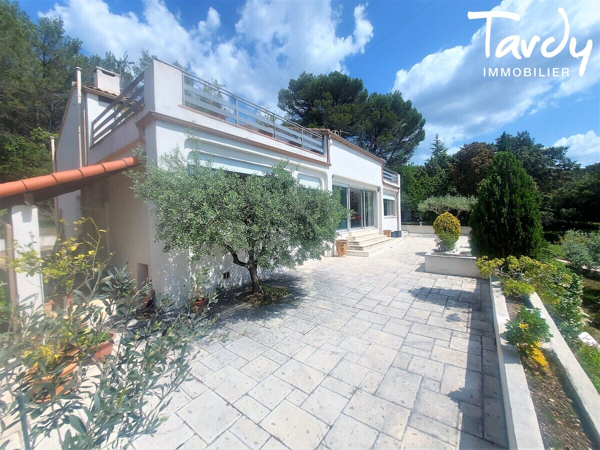 Villa d'architecte -  vue imprenable - 20 min 13100 AIX EN PROVENCE - Aix-en-Provence - Villa avec vue Pays d'Aix