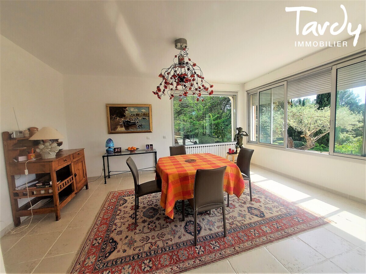 Villa d'architecte -  vue imprenable - 20 min 13100 AIX EN PROVENCE - Aix-en-Provence - Villa moderne, Rognes