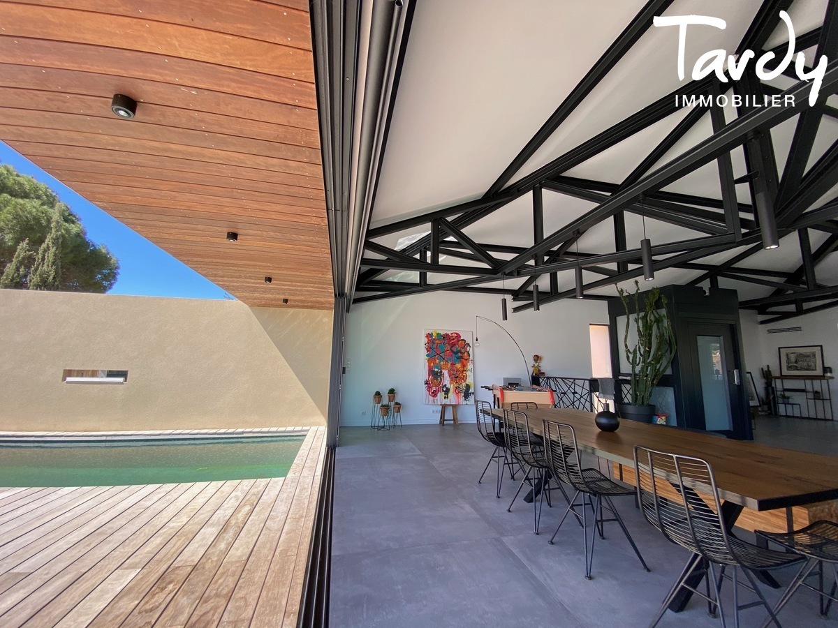 Une contemporaine  pieds du port de Bandol - 83150 BANDOL - Bandol - Bandol port  pied terrasse piscine Tardy Immobilier