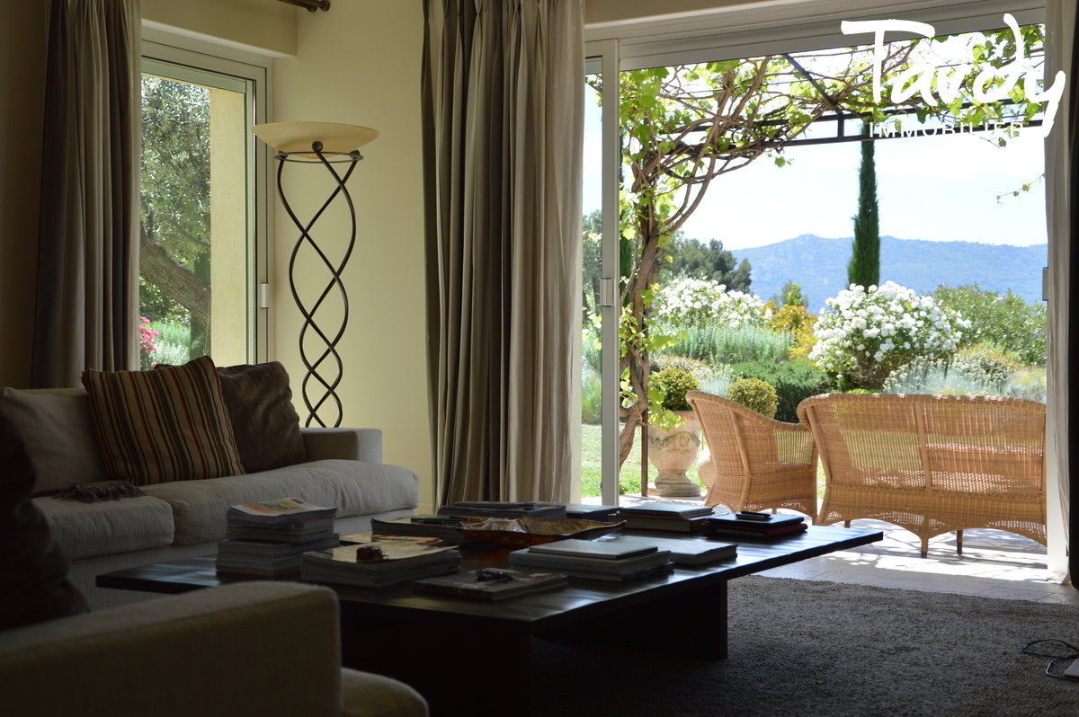 Proprit familiale, terrain plat, vues dgages - 13420 GEMENOS - Gmenos