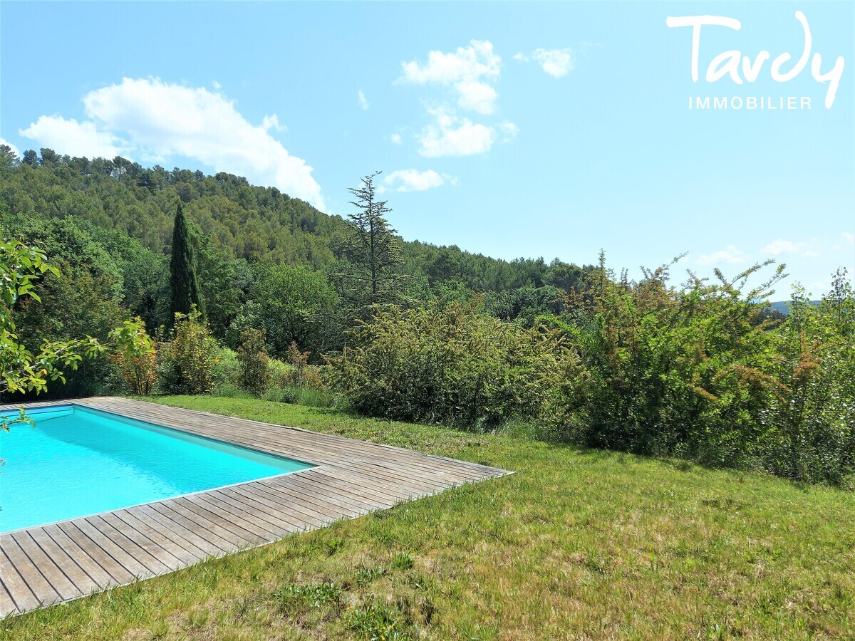 Belle contemporaine  en pierres - Ecrin de verdure avec vue - 13100 AIX-EN-PROVENCE - Le Tholonet - Villa proche centre AIX-EN-PROVENCE