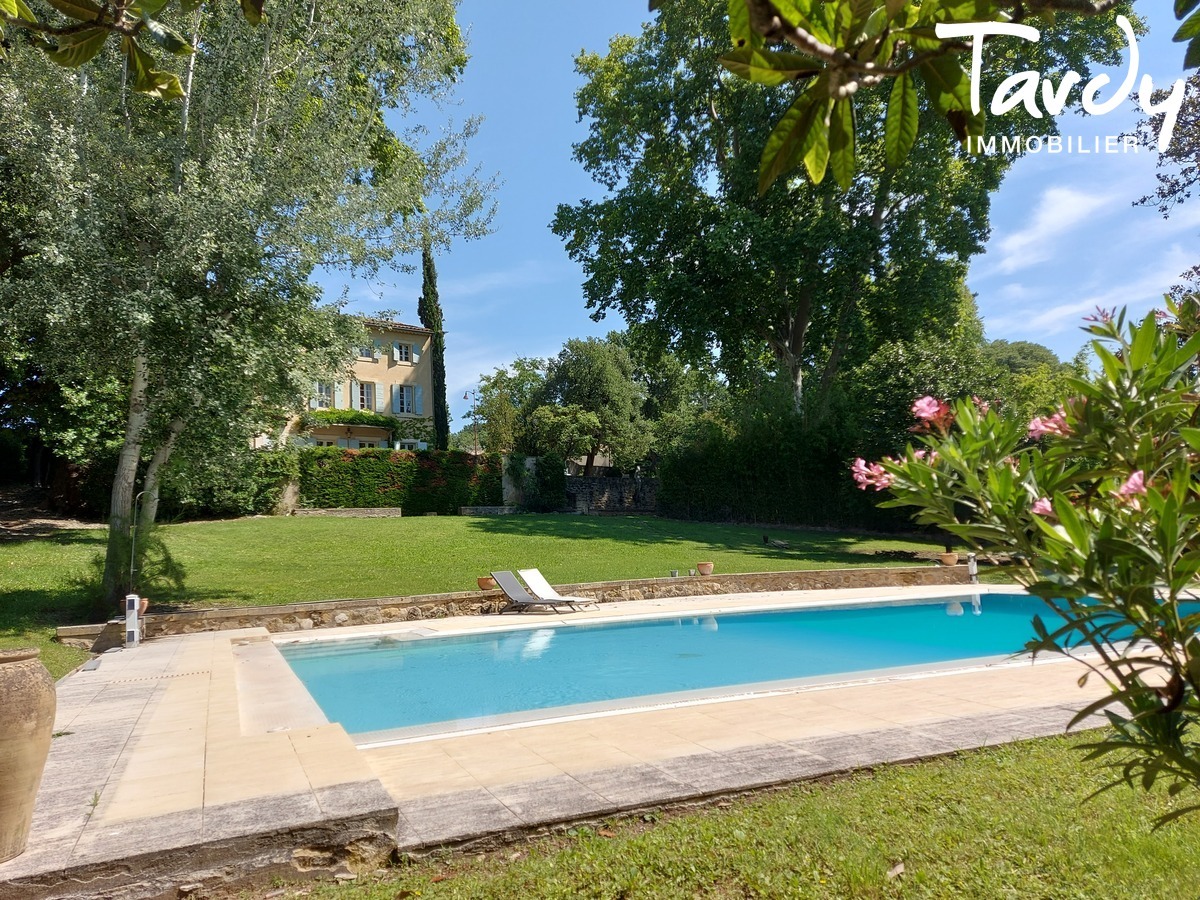Bastide du XVIIIme - proche commodits - 84160 CADENET - Lourmarin - 25 minutes d'Aix en Provence Bastide du XVIIIme