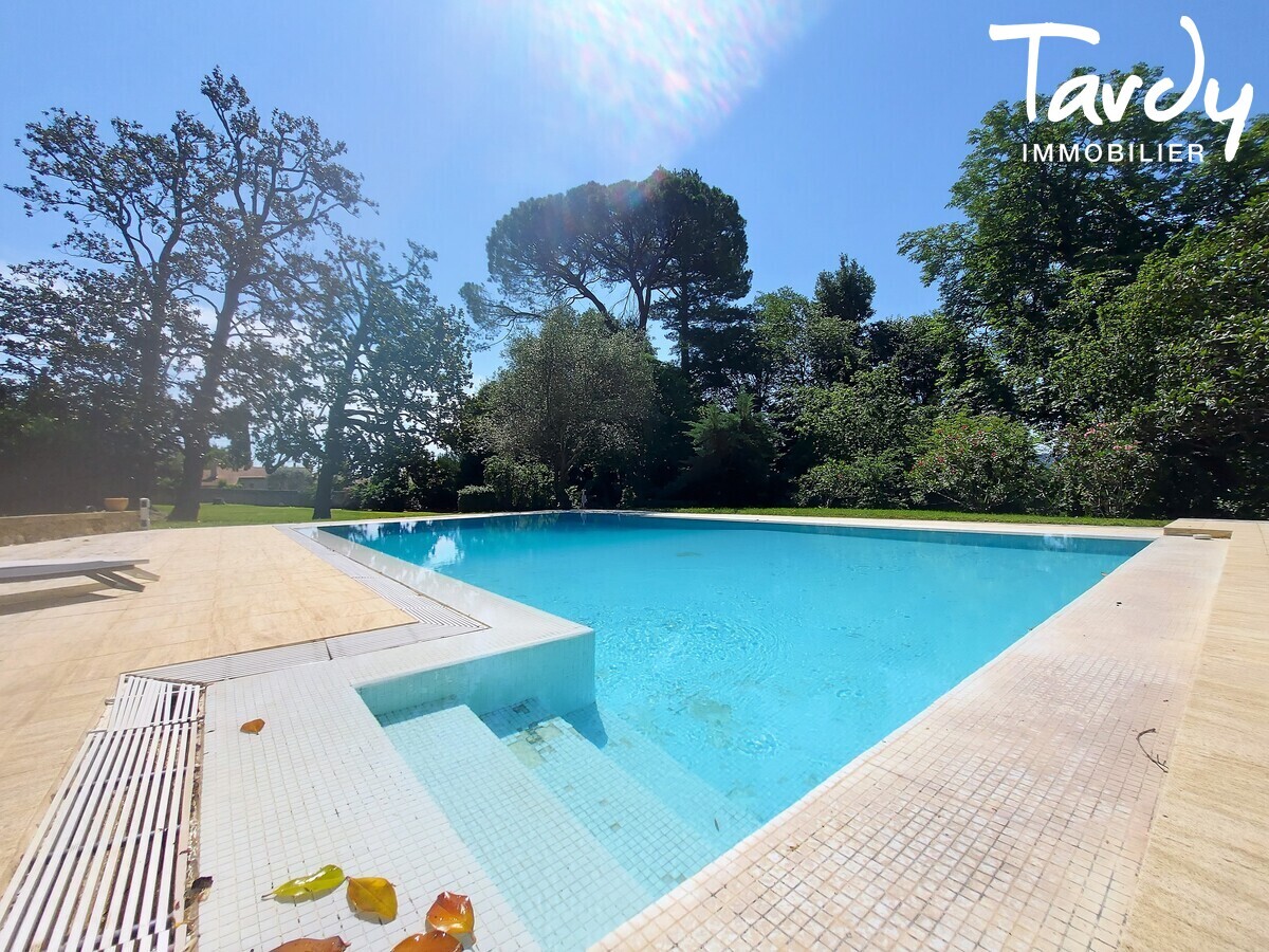 Bastide du XVIIIme - proche commodits - 84160 CADENET - Lourmarin