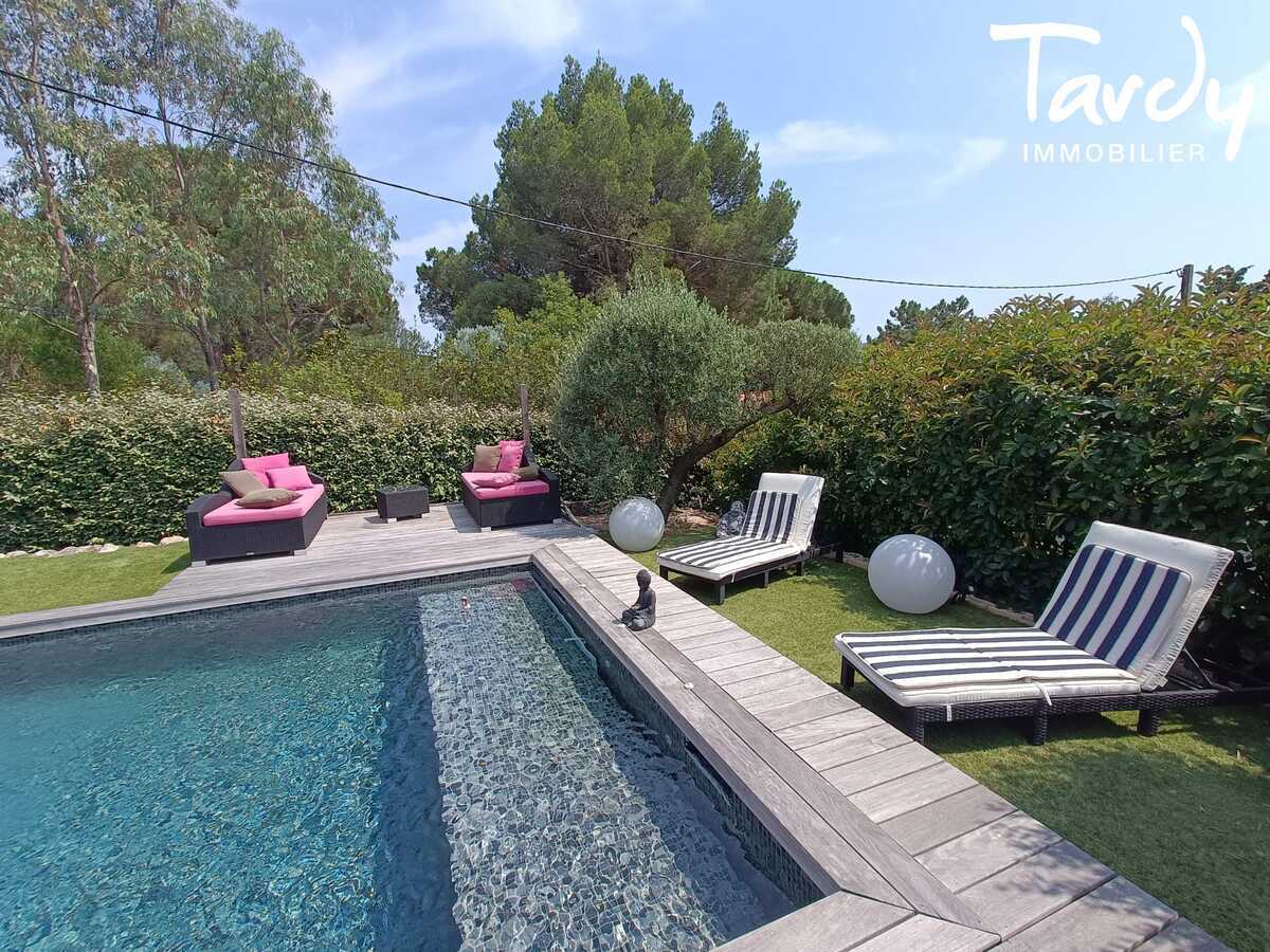 Belle Villa contemporaine avec piscine  83120 LE PLAN DE LA TOUR - Le Plan-de-la-Tour - Villa piscine calme 3 chambres St Tropez Tardy Immobilier