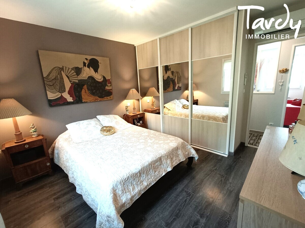 Belle Villa contemporaine avec piscine  83120 LE PLAN DE LA TOUR - Le Plan-de-la-Tour - Villa piscine calme 3 chambres Ste Maxime Tardy Immobilier