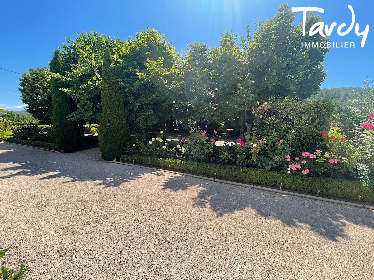 Proprit au cur de la campagne - 83260 LA CRAU - Hyres - Bastide La Crau - Hyres