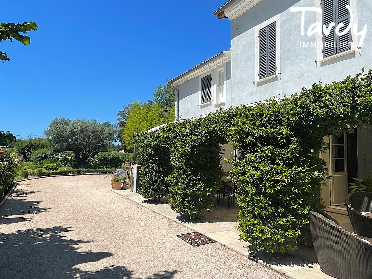 Proprit au cur de la campagne - 83260 LA CRAU - Hyres - Bastide La Crau - Hyres