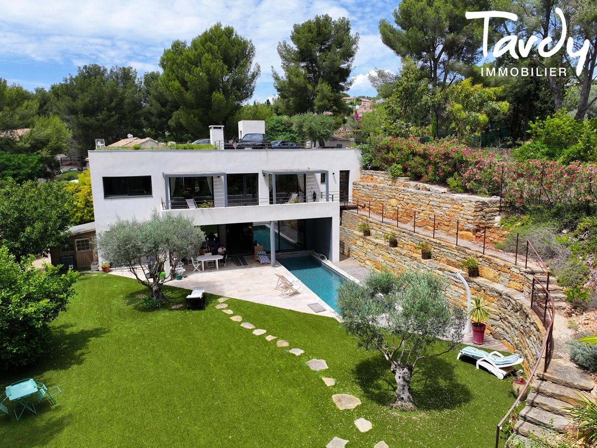 Contemporaine, la mer et la plage  pieds - 83150 BANDOL - Bandol - BANDOL Villa cube Tardy  vue mer