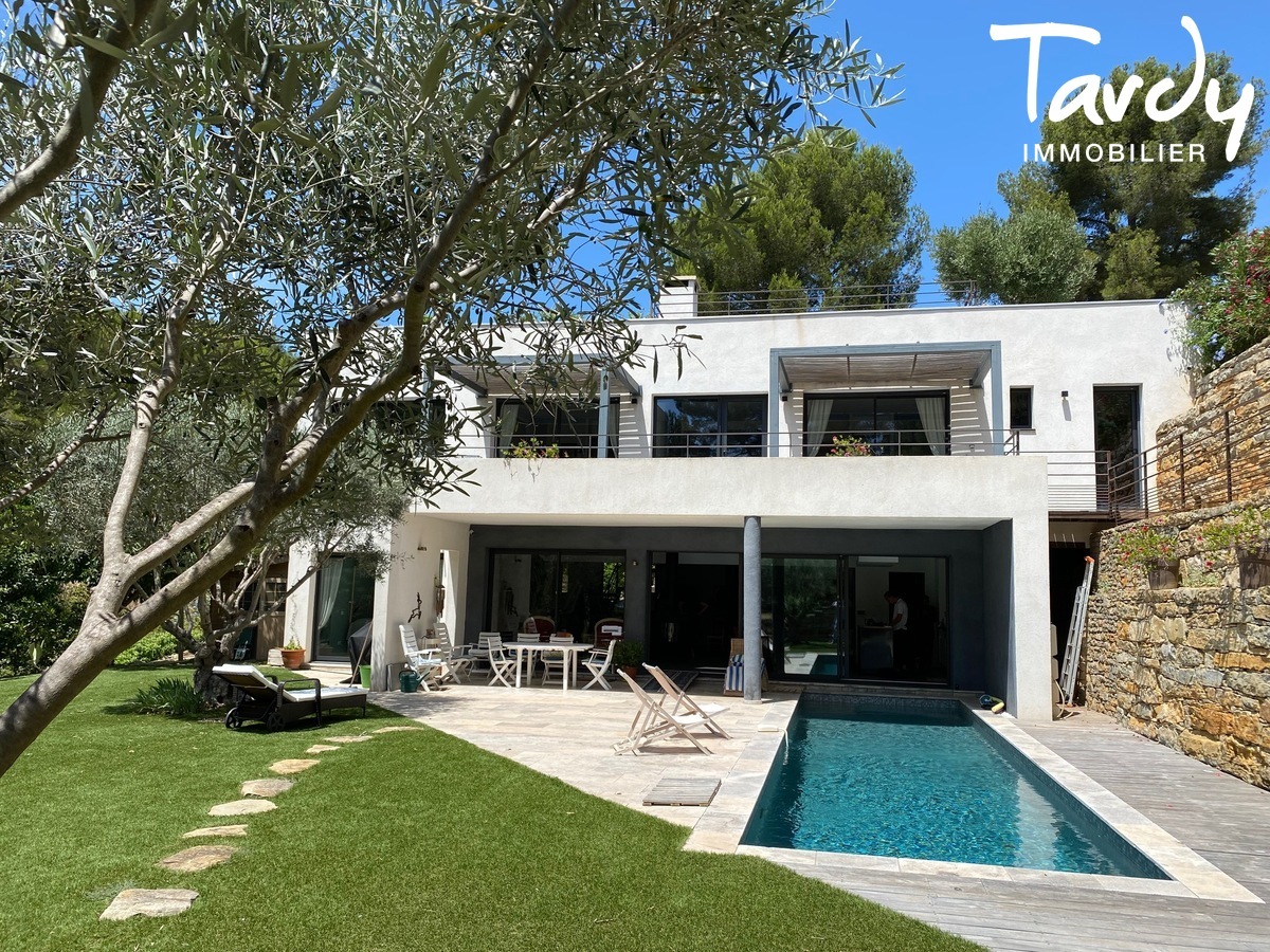 Contemporaine, la mer et la plage  pieds - 83150 BANDOL - Bandol - Proche de lamer Villa moderne Tardy