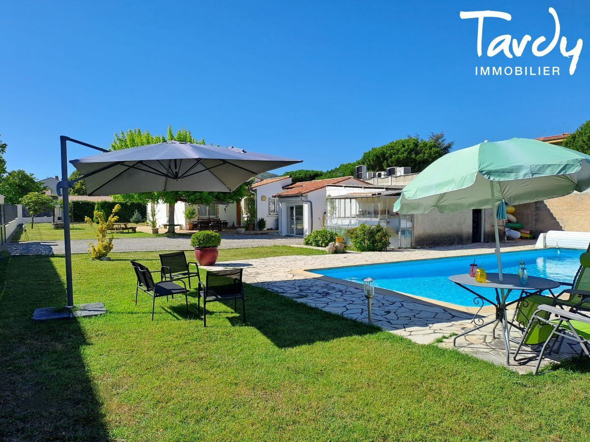 Maison avec appartement indpendant - Centre ville - 04 100 MANOSQUE - Manosque