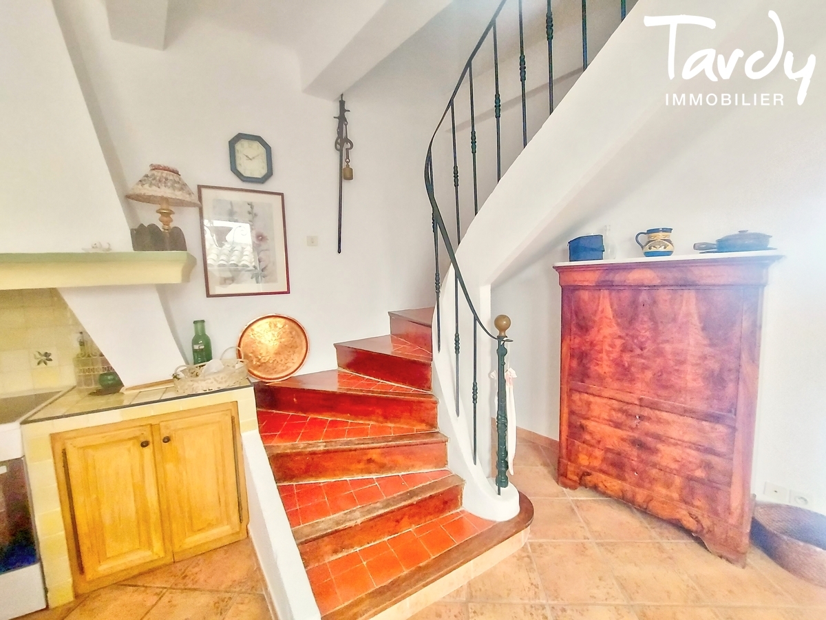 Maison de charme, centre village - 84560 MENERBES - Mnerbes - MAISON DE VILLAGE AVEC JARDIN ET GARAGE 84560 MENERBES