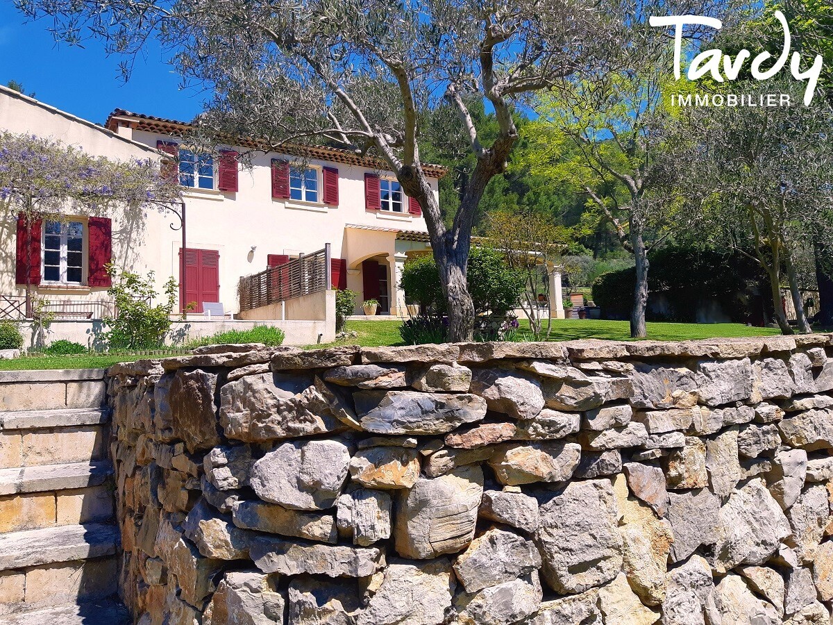 Belle bastide avec dpendances vue Ste Victoire - proche 13100 AIX EN PROVENCE - Aix-en-Provence