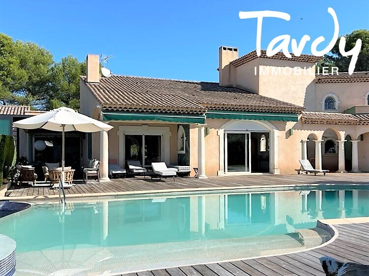 Villa d'architecte -  A 10 mn du centre -   13100 PUYRICARD - Aix-en-Provence