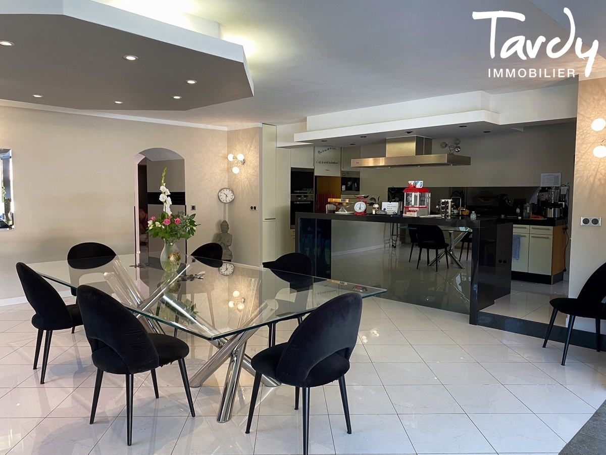 Ancien mas rnov, proprit familiale 7 chambres - 13600 LA CIOTAT - La Ciotat