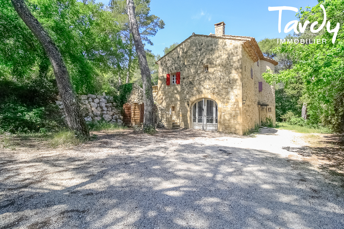 Provenale en pierres - Nature et calme - 13840 ROGNES - Aix-en-Provence