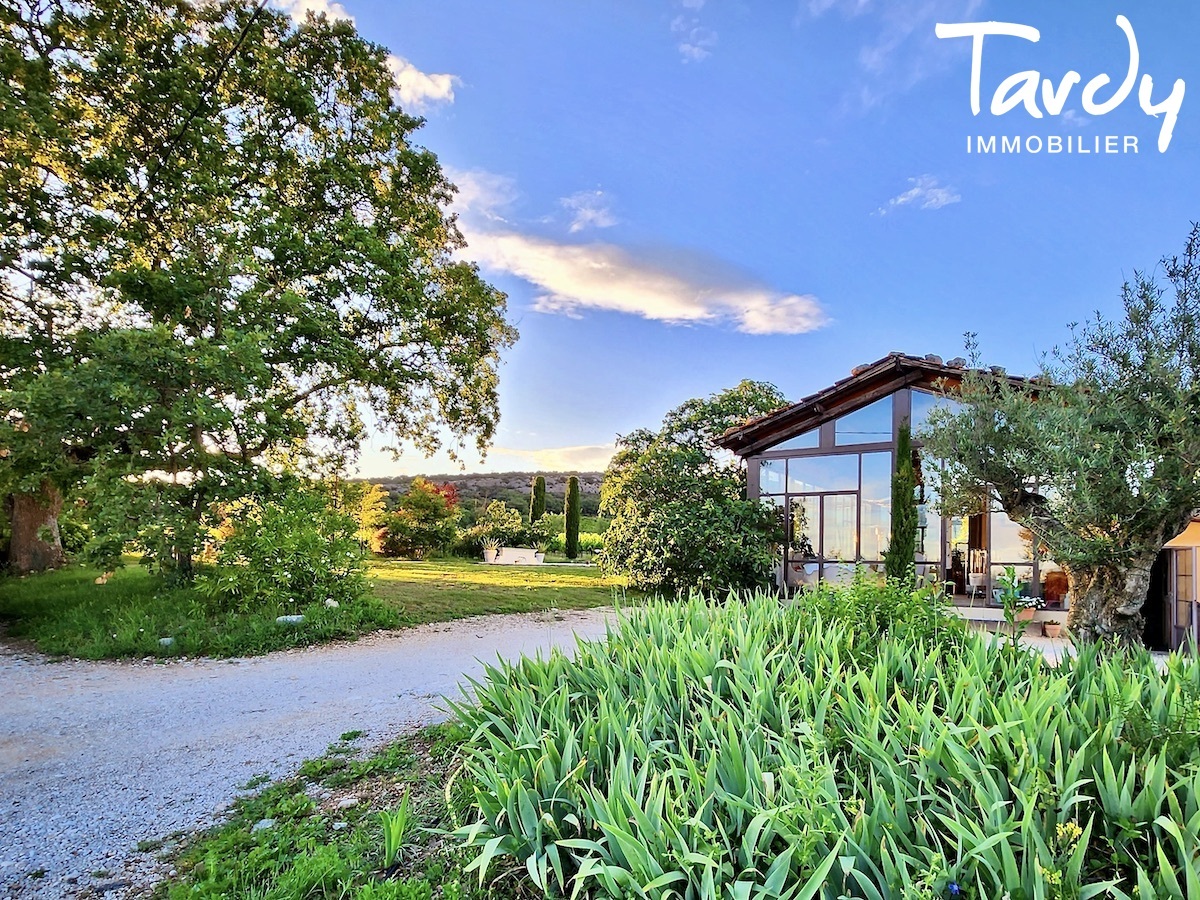 Bastide ancienne au milieu des vignes avec vue sur le Luberon - 84490 SAINT SATURNIN LES APT - Saint-Saturnin-ls-Apt